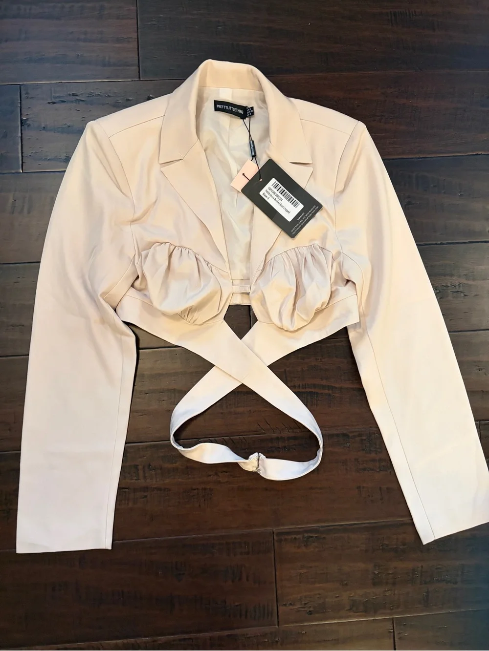 NWT Pretty little Thing Ruched Bust Cropped Blazer in Stone wrap waist sexy - Picture 7 of 10